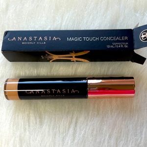 Anastasia of Beverly Hills ABH NEW Magic Touch Concealer